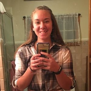 Meet your Posher, Delaurie